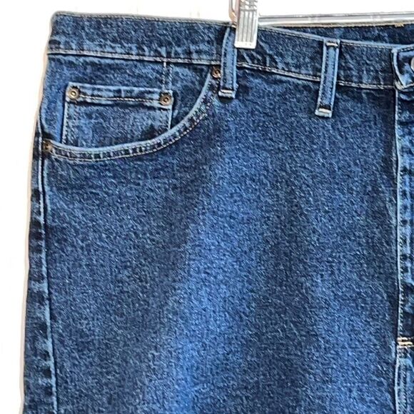 Wrangler Jeans Shorts Mens 44X10 Relaxed Fit Blue Pockets - Picture 2 of 10